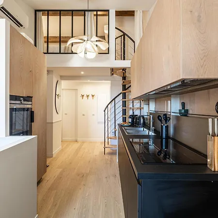 Exceptional Location, 2br Right On Place Massena, Newly Renovated Nizza