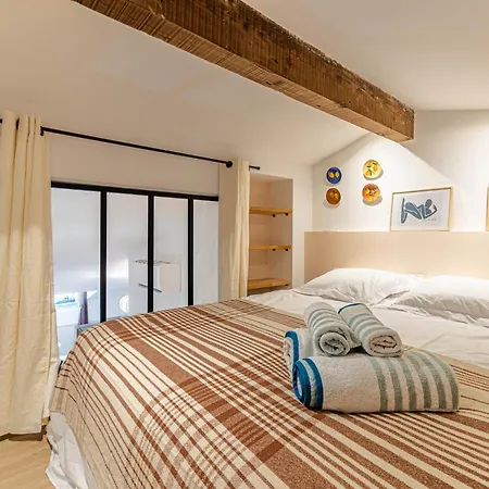 Exceptional Location, 2br Right On Place Massena, Newly Renovated Appartement Nice