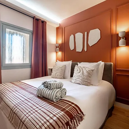 Appartement Exceptional Location, 2br Right On Place Massena, Newly Renovated Nice