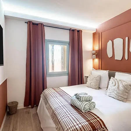 Exceptional Location, 2br Right On Place Massena, Newly Renovated *