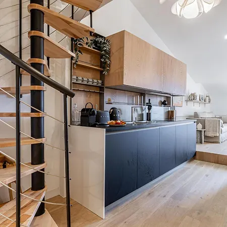 Exceptional Location, 2br Right On Place Massena, Newly Renovated *
